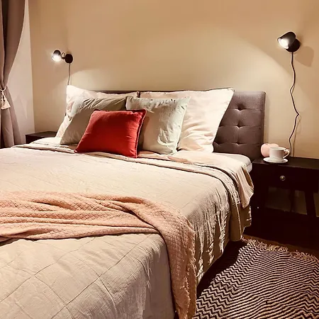 Quiet And Cozy By The Walls Of Vysehrad Apartment Prague